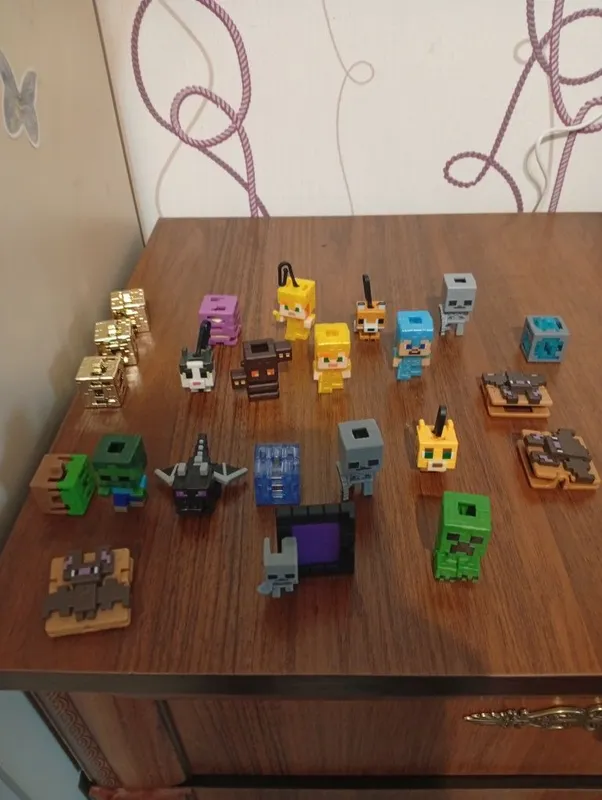 Золотой блок"(Golden Block) kinder joy Minecraft — фото 3