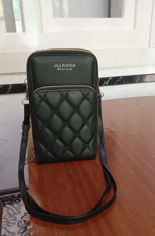 Qora mini telefon sumkasi juda qulay