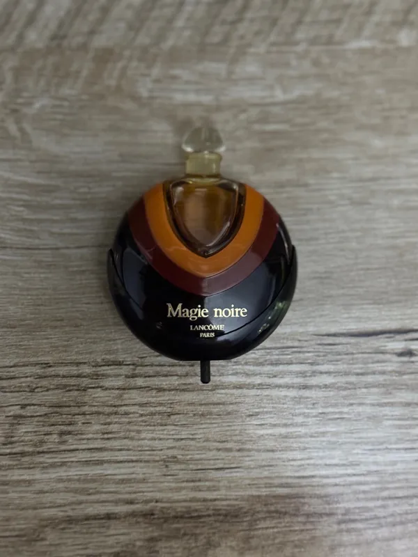 Lancôme Magie Noire vintage atiri, original, ochilmagan Lancôme Magie Noire vintage atiri, original, ochilmagan