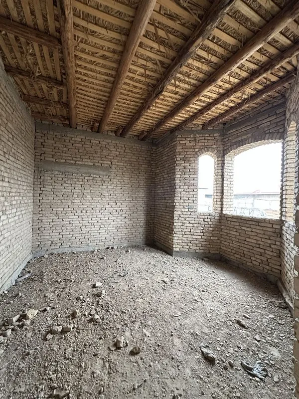 СРОЧНО! Карши шахар Беклар Массиви 5 хонали катта уй, ховли, участка — фото 5