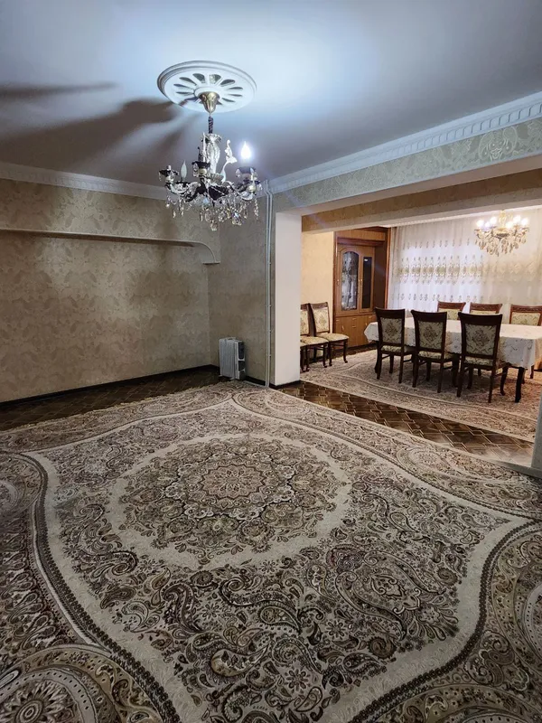 Продается кв-ра 4/5/8 массив Алай ор.Главпочтамт — фото 1