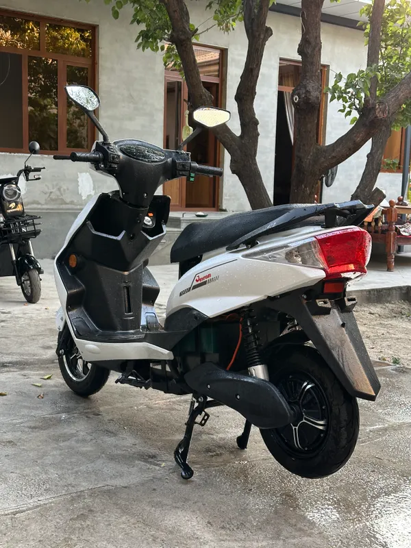 Skuter sotiladi 5