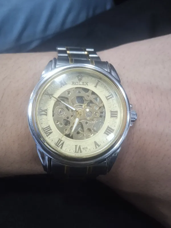 Rolex mexanik soat sotiladi