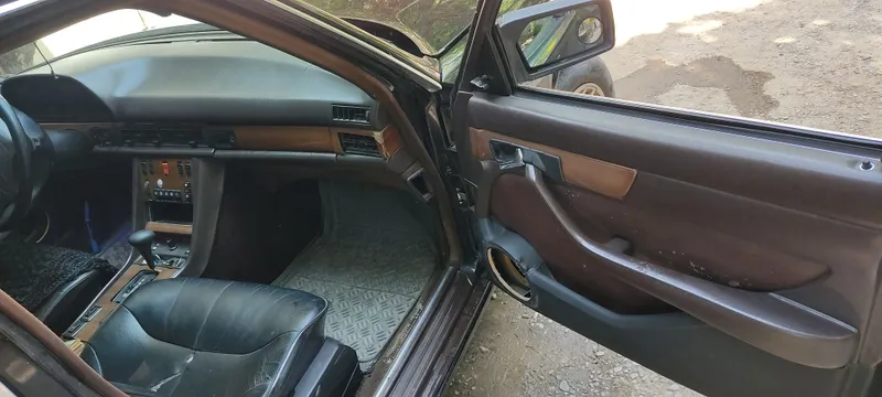 Mercedes-Benz w126 3