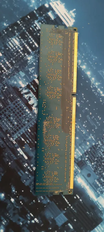 Продаю оперативную память DDR3 2gb 2 Продаю оперативную память DDR3 2gb 2