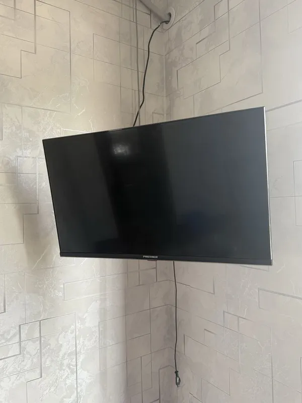 Televizor sotiladi