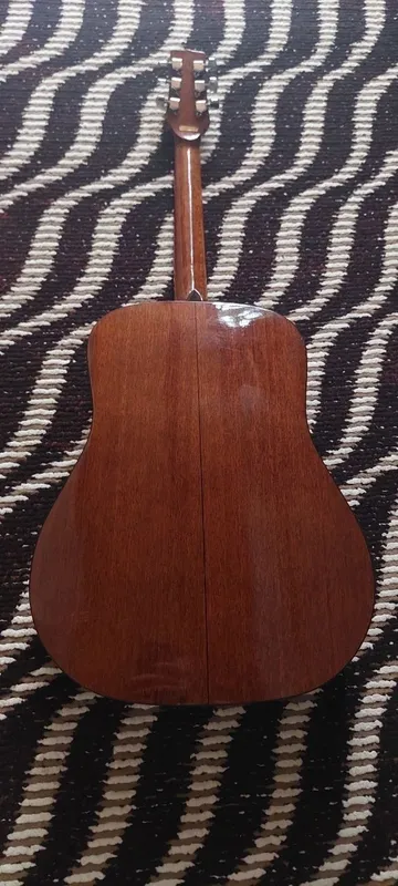 Akustika gitara sotladi 1