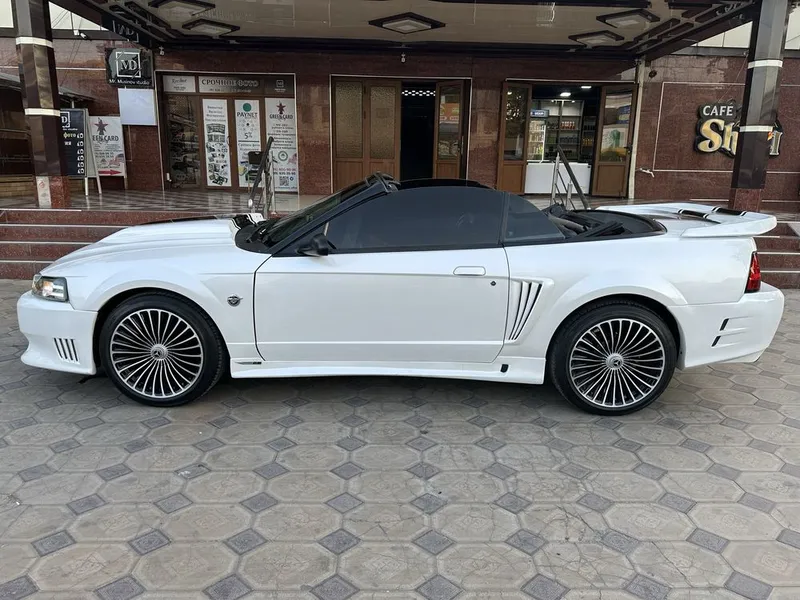 Ford Mustang kabriolet 5