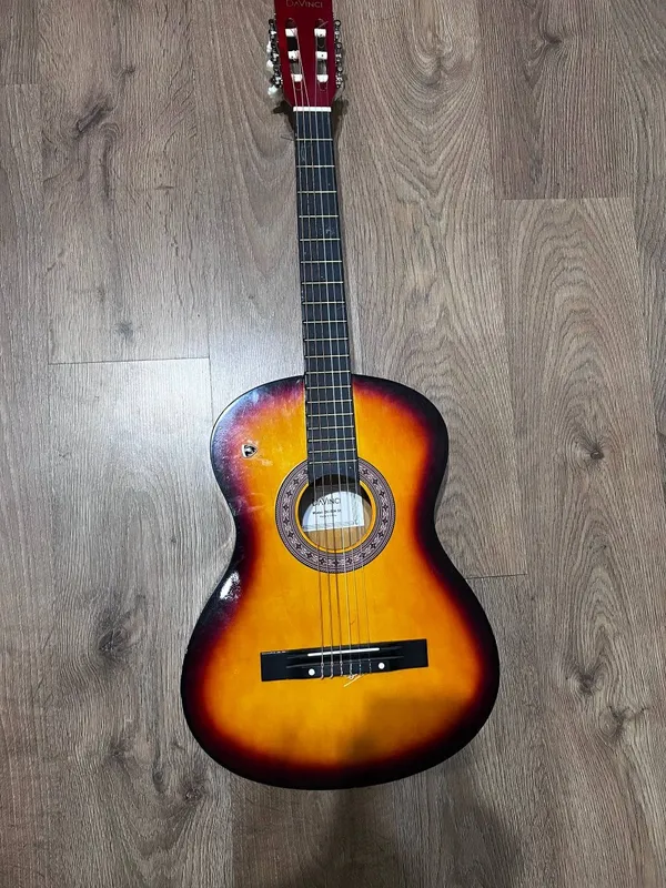 Продаётся Классическая Гитара Davinci 1