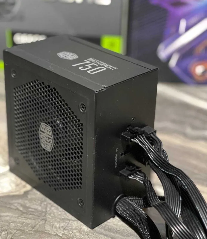 blokpitaniya PSU 750w cooler master