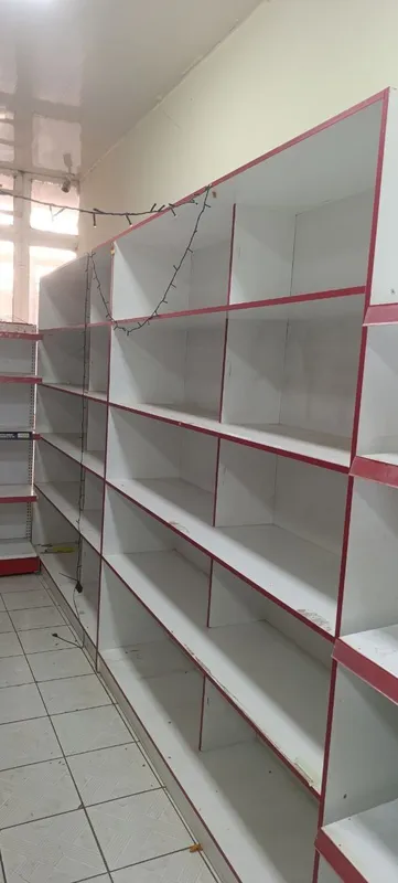 Do'konga stelaj sotiladi arzon narxda 2