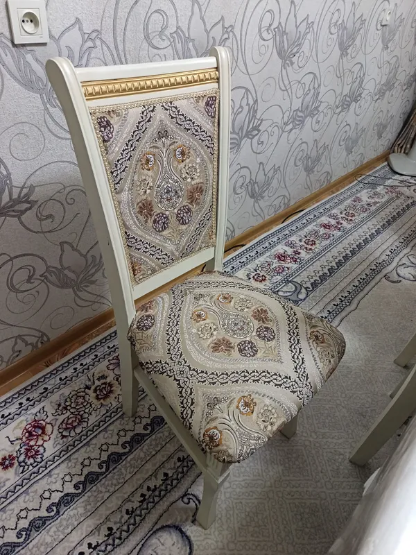 Продаётся стул 1 Продаётся стул 1
