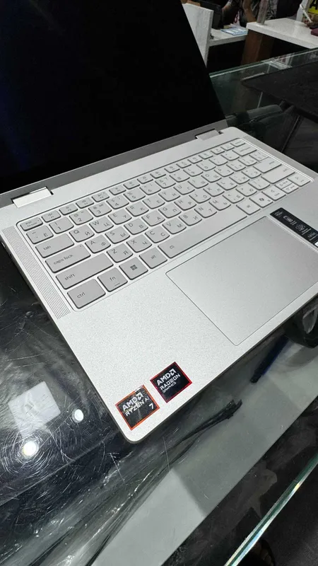 Lenova Yoga 7 AI — фото 2