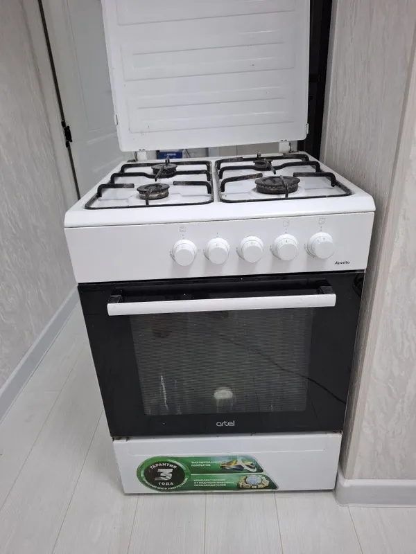 Газ плита Artel.