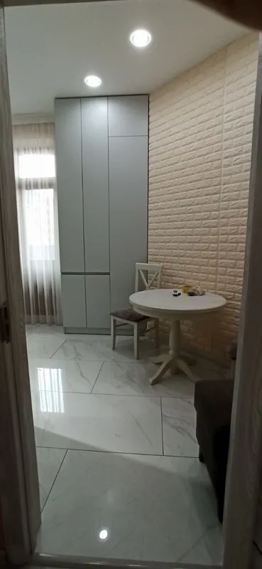 Yakkasaroy tumani bez makler 2 xona uy 380$ 4