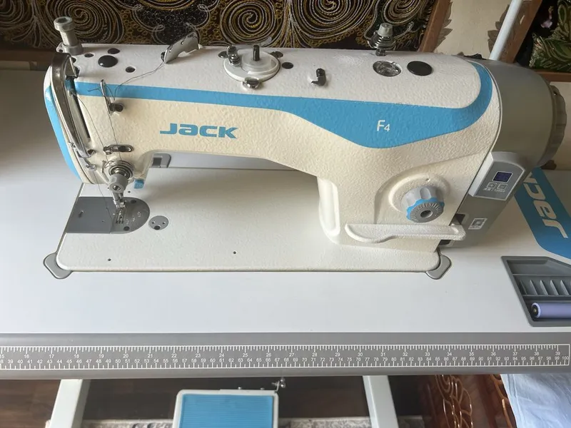 Holati ideal yangi f 4 jack tikuv mashinasi 1