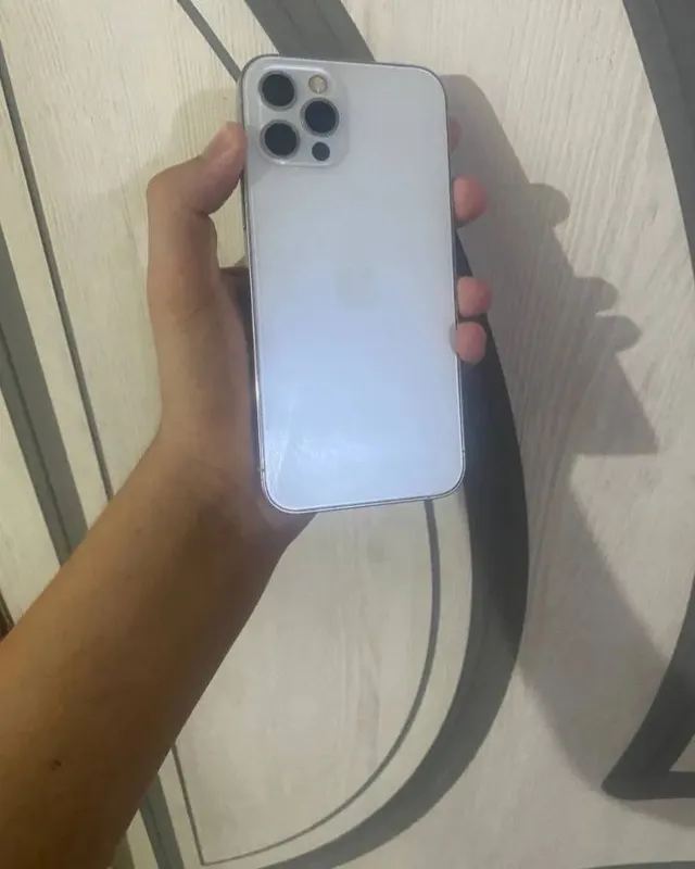 Iphone 12 pro 3
