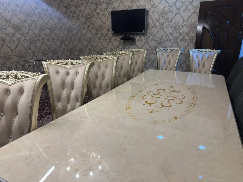Стол и стулья на 12 человек 4