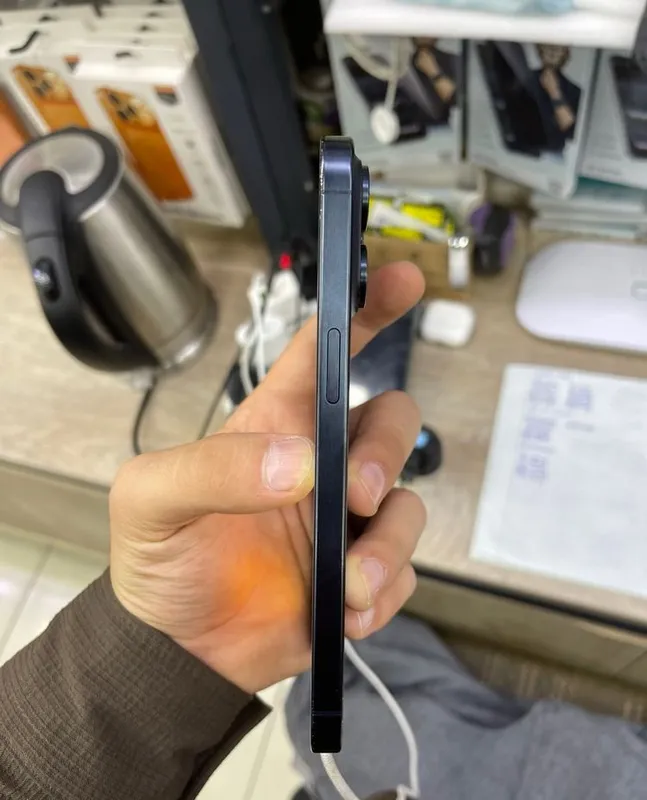 Iphone 15 pro max BLUE 3