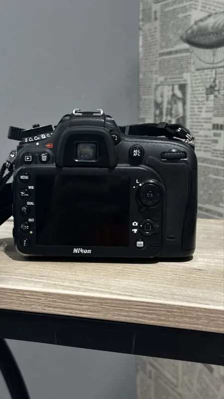 Полу проффесиональная камера Nikon D7100 с объективом 18-140mm 3,5-5,6 3