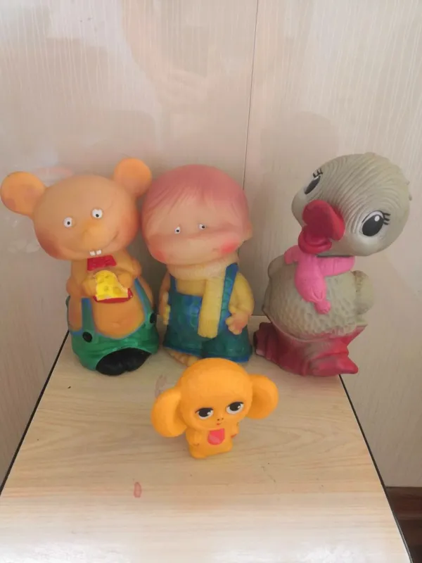 Продам игрушки совпластитал и юла