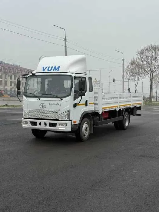 Бортовой фургон FAW Tiger V 4х2 объем кузова 11,8 куб