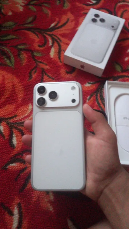iphon 17 lux koiya