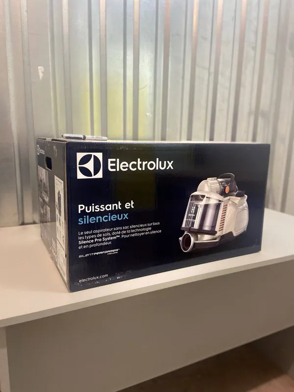 Продаю новые бытовые пылесосы Electrolux ESPC71DB 2 Продаю новые бытовые пылесосы Electrolux ESPC71DB 2