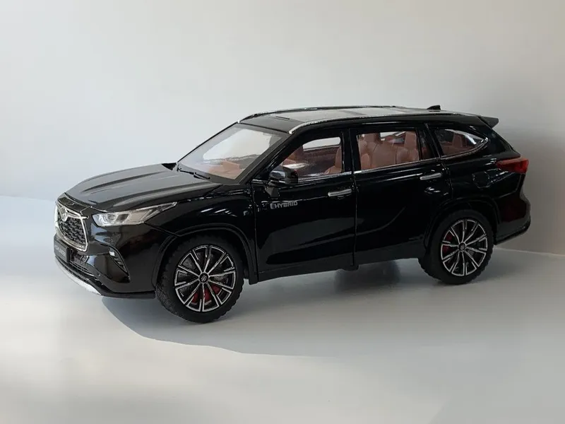 Modelka Toyota Highlander 1:24 3