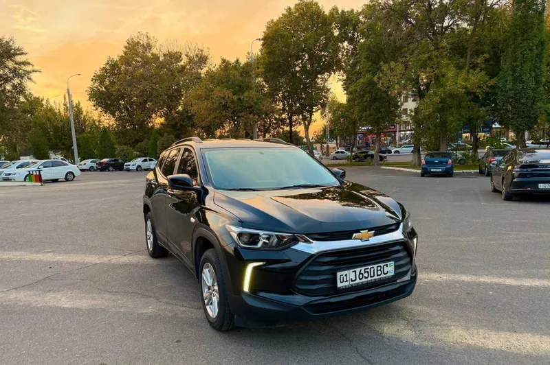 Chevrolet Tracker 2 LS 2023 | Чёрный 2 Chevrolet Tracker 2 LS 2023 | Чёрный 2