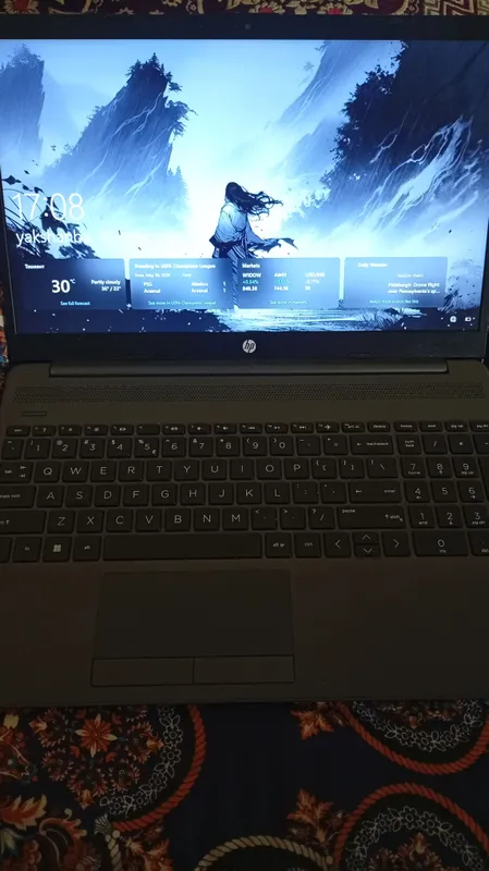 Hp i7 noutbuk, ideal holatda, dokument hammasi bor