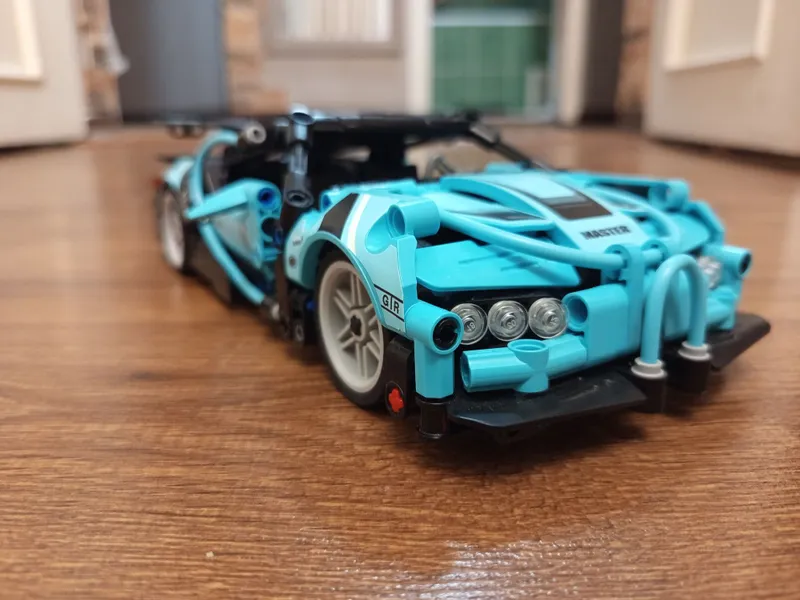 LEGO Бугатти Mechanic 1 LEGO Бугатти Mechanic 1