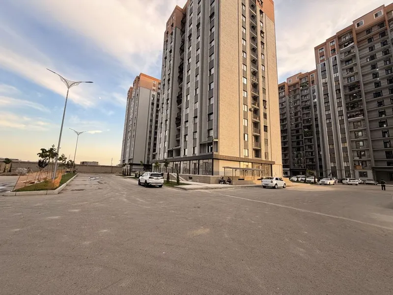 Аренда клиника магазин янги хает 450м2 4200$ 3