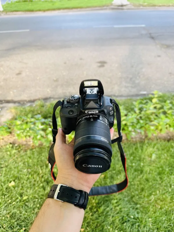 Foto va video uchun Canon EOS 100D, sensorli ekran 3 Foto va video uchun Canon EOS 100D, sensorli ekran 3