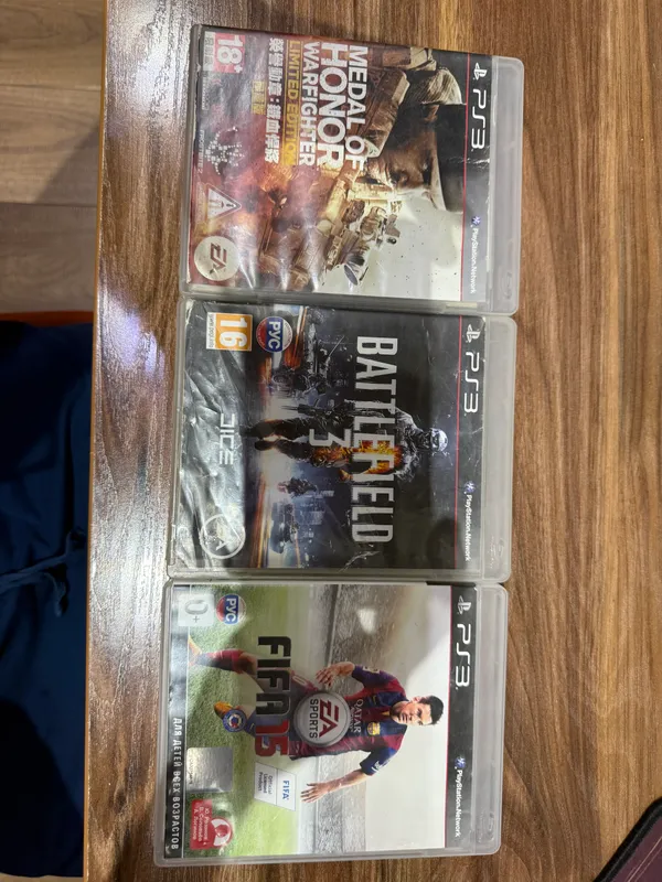 PS3 disklarini sotaman, komplektda joystik beraman 2 PS3 disklarini sotaman, komplektda joystik beraman 2