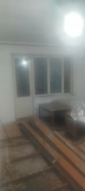 Продается дубовая дверь цена другая