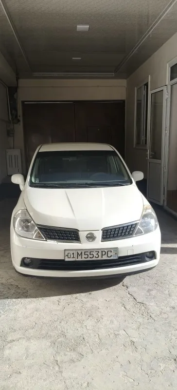 Nissan Tiida sotiladi 2