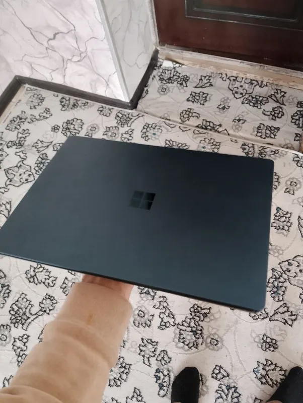 Noutbuk Surface laptop2 core i5 — фото 1