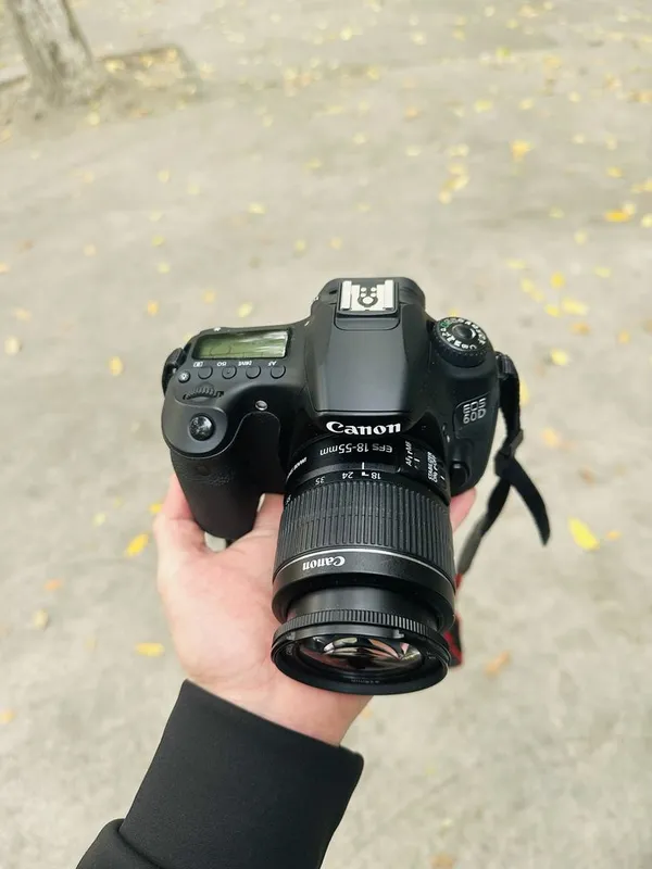 Canon 60D yangi kabi. Foto va video uchun professional kamera 5 Canon 60D yangi kabi. Foto va video uchun professional kamera 5