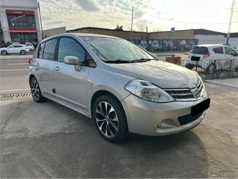 Nissan tiida avtomat — фото 1