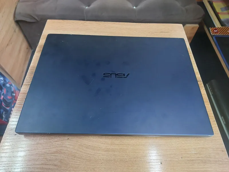 Asus ExpertBook 4
