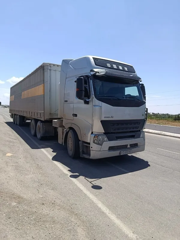 HOWO A7 + KRONE Прицеп Сотилади Йили: 2021 га / прицеп 2010 йил