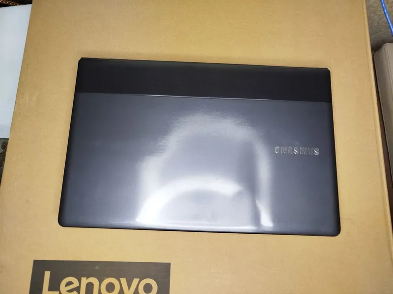 Продается Samsung Laptop 300E intel Core i3 4/512Gb ideal sotiladi — фото 5