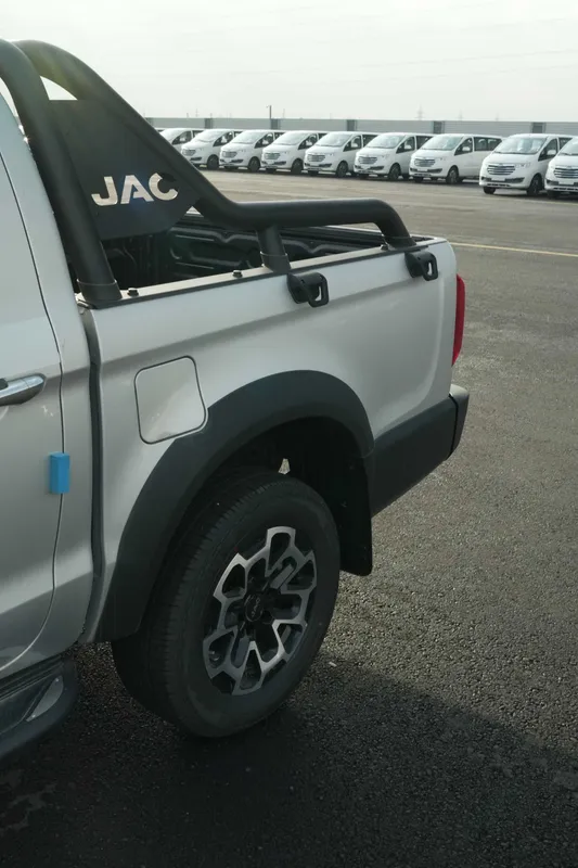 Jac j9 Zamonaviy dizayn, kuchli harakat. 4 Jac j9 Zamonaviy dizayn, kuchli harakat. 4