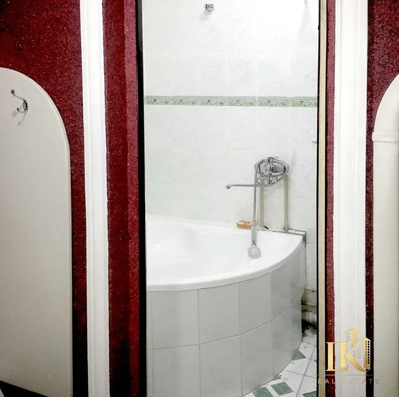1 xonali kvartira sotiladi (fransuzcha reja), 42 m², Mirzo-Ulug‘bek tumani 7