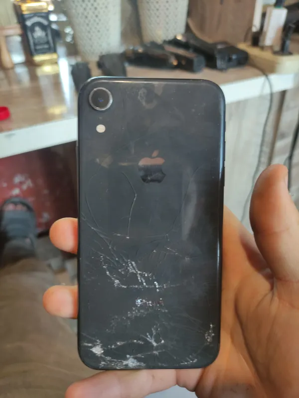 Продаётся iPhone XR, задняя крышка не работает, Face ID не работает 1 Продаётся iPhone XR, задняя крышка не работает, Face ID не работает 1