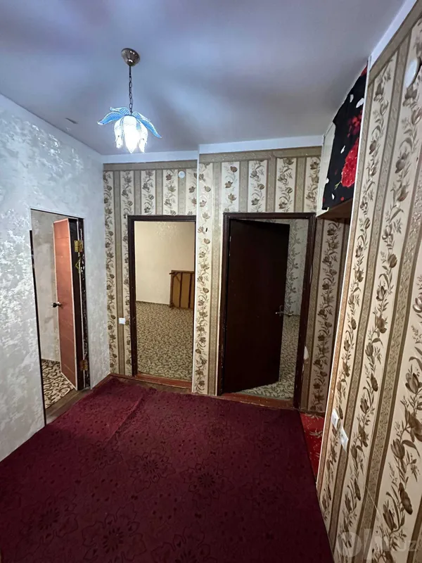 Uzoq muddatga 3 xonali g'ishli kvartira Sayohat oldida, Frunze massiv 9 Uzoq muddatga 3 xonali g'ishli kvartira Sayohat oldida, Frunze massiv 9