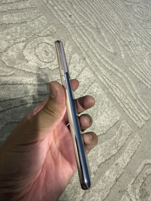 Samsung S21 5G 256Gb holati yaxshi Aybi yóq ekrani orginal — фото 2