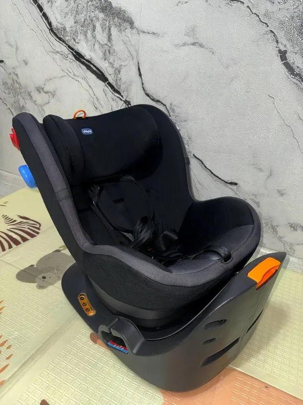 Автокресло chicco 0-18 5 Автокресло chicco 0-18 5