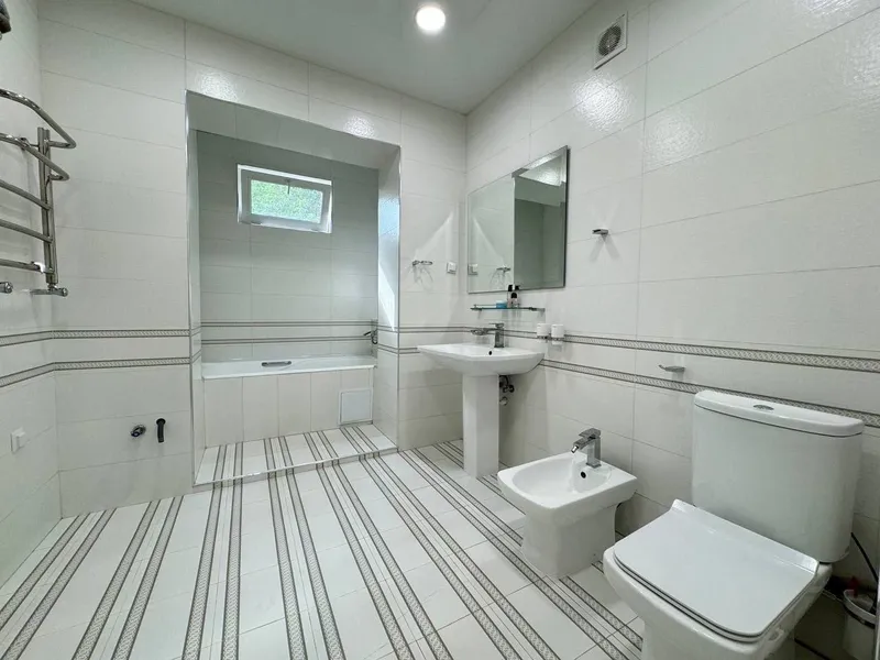 4-комнатная квартира, 130 м2, Мирабад 9